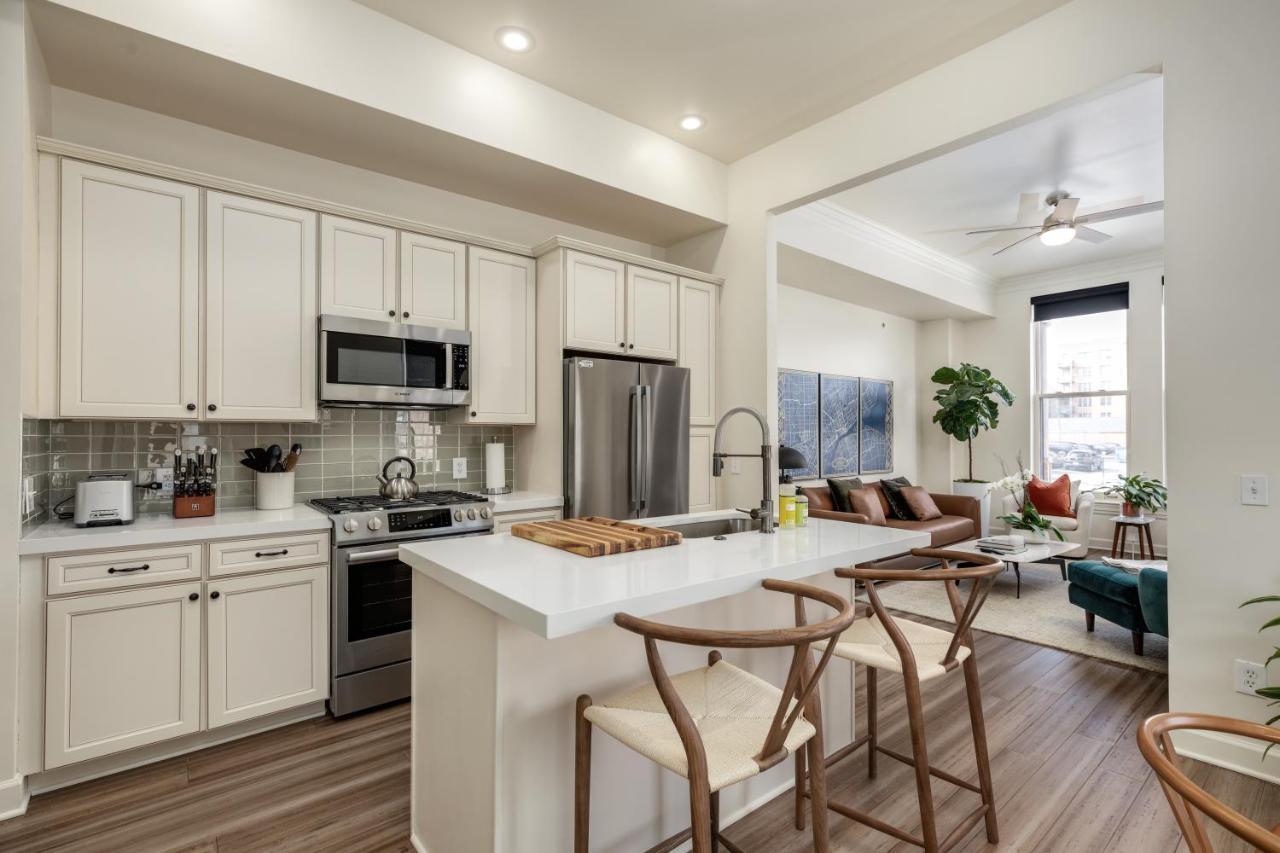 Apartment The Lumber Baron's Mansion: 2 King Suites, 2.5ba + Gym *