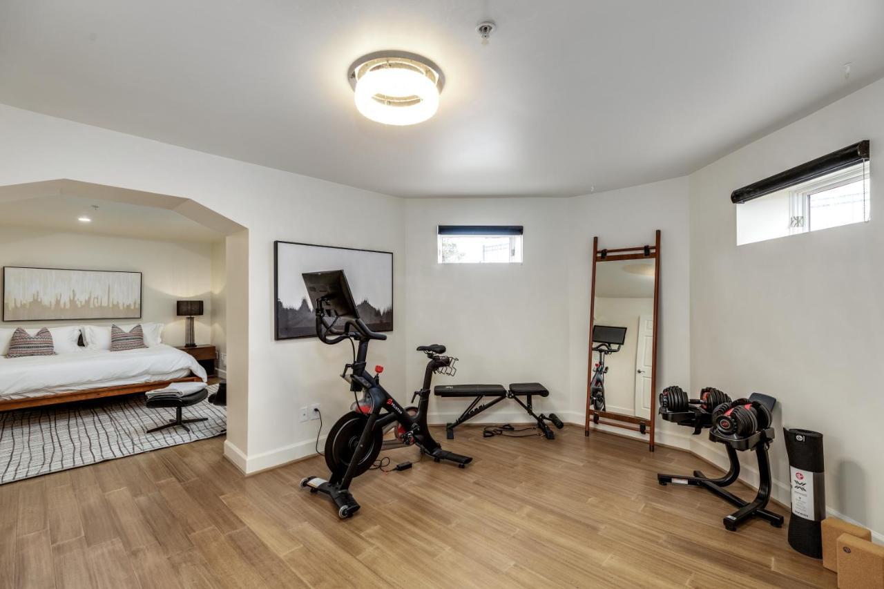 The Lumber Baron's Mansion: 2 King Suites, 2.5ba + Gym