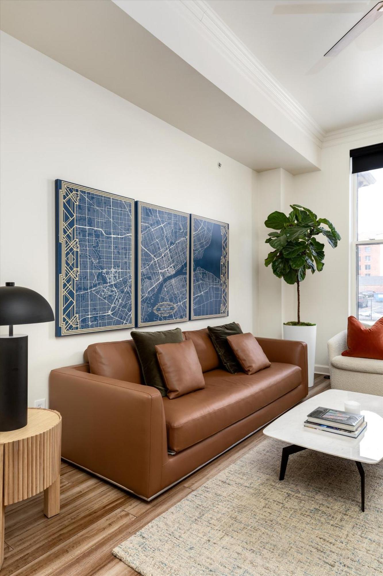 Apartment The Lumber Baron's Mansion: 2 King Suites, 2.5ba + Gym *